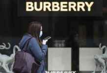 Burberry aktier stiger som amerikansk vending hjælper med at levere mindre end frygtet salgsfald. burberry-aktier-stiger-som-amerikansk-vending-hjlper-med-at-levere-mindre-end-frygtet-salgsfald
