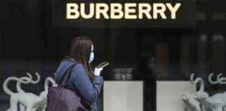 Burberry Lager stiger som amerikansk opsving hjælper med at levere mindre end frygtet salgsfald burberry-lager-stiger-som-amerikansk-opsving-hjlper-med-at-levere-mindre-end-frygtet-salgsfald