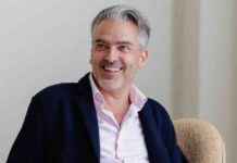 Historien om en natklubejers genforening med fars gamle plasticlampe historien-om-en-natklubejers-genforening-med-fars-gamle-plasticlampe