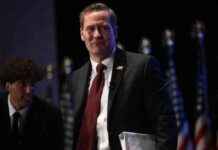 Analyse: Trump degraderer toprådgiver – konsekvenser og indflydelse analyse-trump-degraderer-toprdgiver-konsekvenser-og-indflydelse