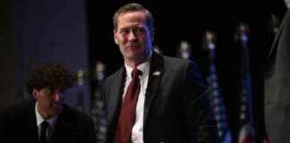 Analyse: Trump degraderer toprådgiver – konsekvenser og indflydelse analyse-trump-degraderer-toprdgiver-konsekvenser-og-indflydelse