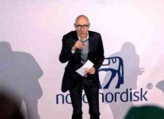 Topledere hylder Fruergaard med stående klapsalver topledere-hylder-fruergaard-med-stende-klapsalver